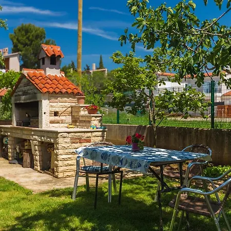 Milla Apartmán Premantura
