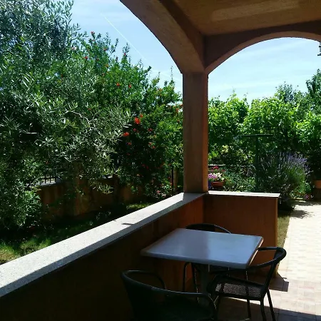 Apartment Milla Premantura
