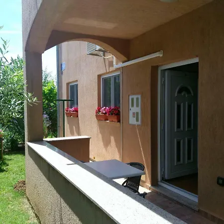 Milla Apartment Premantura
