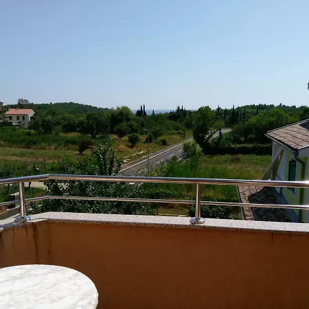 Apartment Milla Premantura