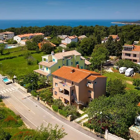 Milla Apartment *
