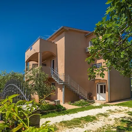 Milla Apartment Premantura